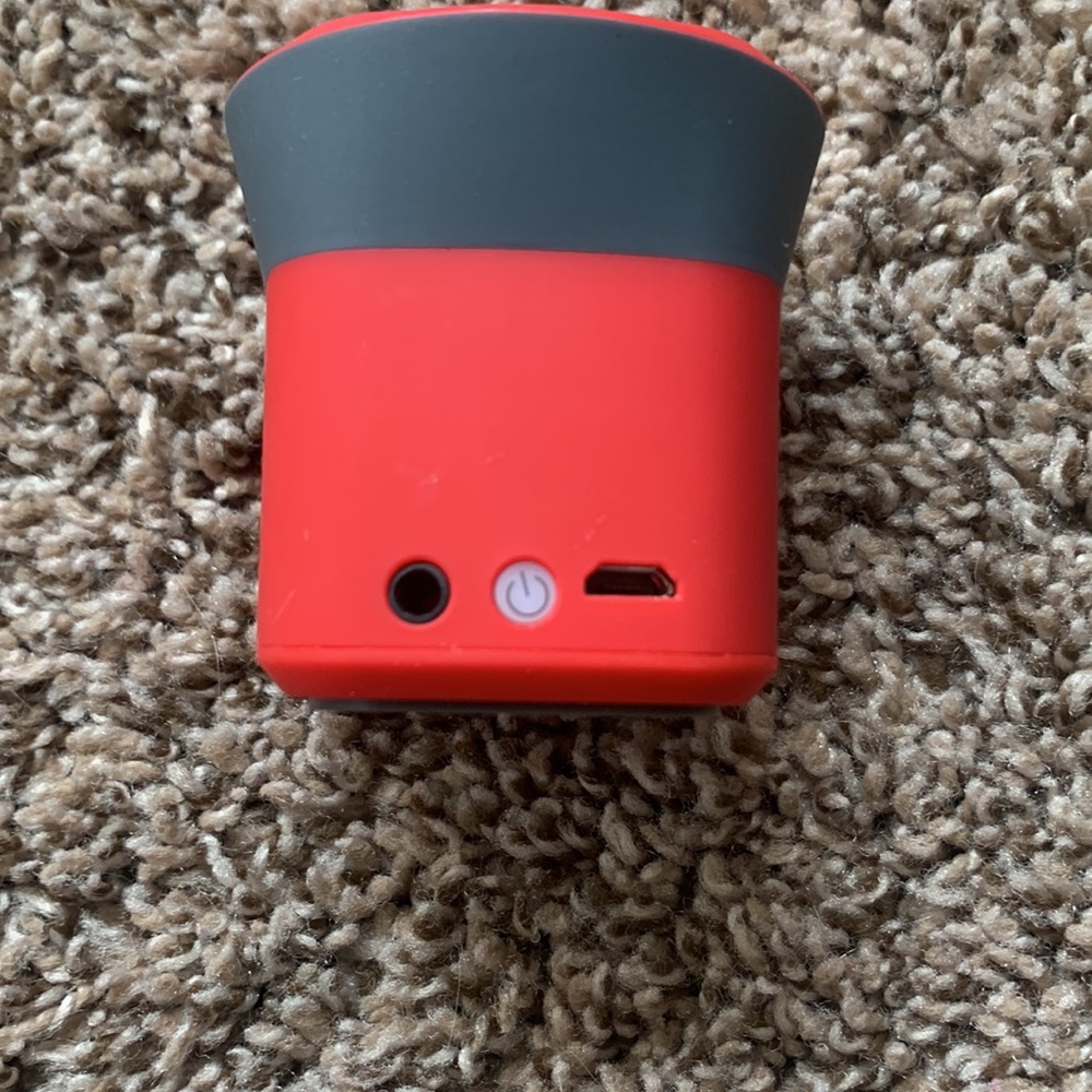 Red tiny speaker - Picture 3 of 3